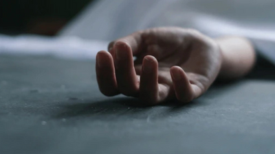 Man Dies Sofocated After Obese Wife Falls in Top of Him and Can't Get Up