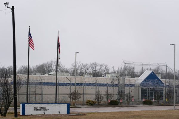 Tennessee town considers deal to turn closed prison into immigration detention facility