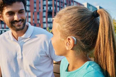 AI-powered ‘hearing glasses’ could help filter out background noise in real time