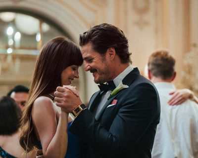 Materialists review – Dakota Johnson torn between Pedro Pascal and Chris Evans in charming romcom