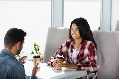 If You Do These 7 Things When Someone Is Talking, You’re Not The Good Listener You Think You Are
