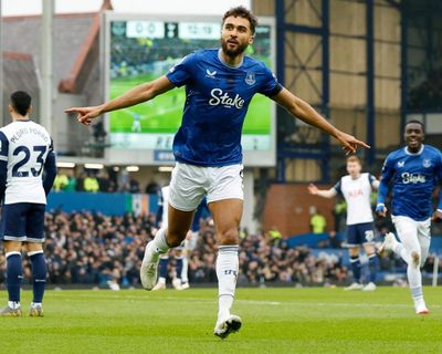Transfer roundup: Liverpool close on £26m Leoni deal to boost Slot’s defence