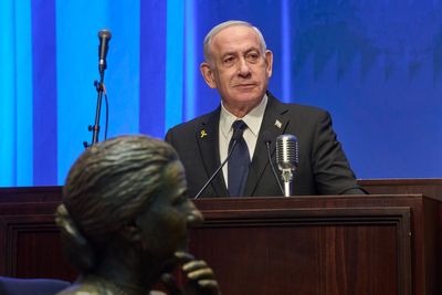 At least 25 killed by Israeli gunfire as Netanyahu says he will 'allow' Palestinians to leave