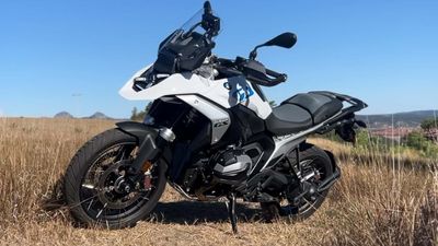 If You Have BMW's Emergency Call System on Your 2025 Bike, It May Not Work
