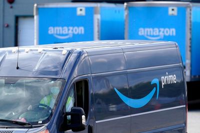 Amazon expands its perishable delivery service, putting pressure on traditional grocers