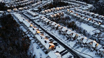 Even a 1% mortgage rate drop could be enough to 'unlock' the frozen housing market, Oxford Economics says
