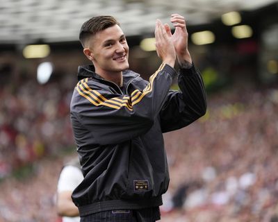 Manchester United show patience and hope for big things from Benjamin Sesko
