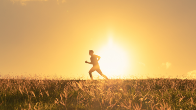 Running in the heat: 3 expert tips to keep you cool (and safe)