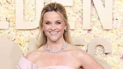 Why Reese Witherspoon’s green bookshelf might be the most versatile design choice you’ll ever see – stylish in every corner