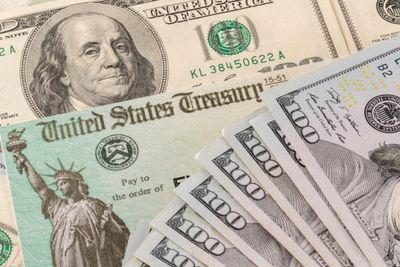 IRS Denies Rumored $1,390 Stimulus Checks, Says No New Payments Approved For 2025: Here's What Taxpayers Need To Know (UPDATED)