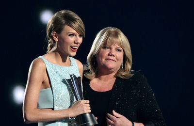 Taylor Swift tears up as she reveals her family's role in getting the rights to her masters back