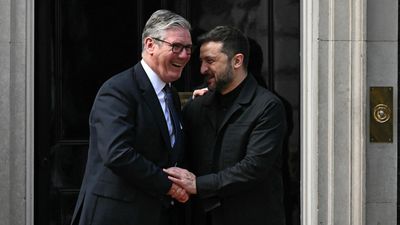 Zelensky in London to meet Starmer ahead of US-Russia summit
