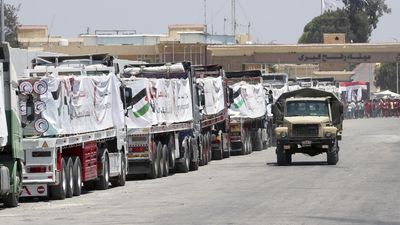 NGOs accuse Israel of 'weaponising' aid to Gaza as France readies airdrop