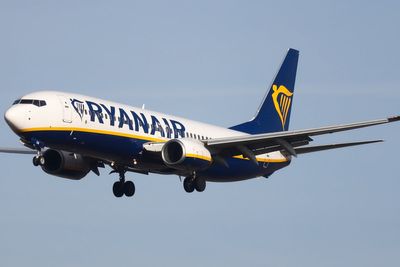 Disruptive Ryanair passengers removed after onboard conflict