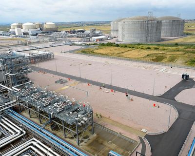 British Gas owner buys £1.5bn gas terminal in big bet on fossil fuel reliance