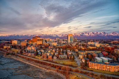 Trump and Putin are set to meet Friday afternoon in Anchorage. Its mayor says the summit can ‘showcase the city’