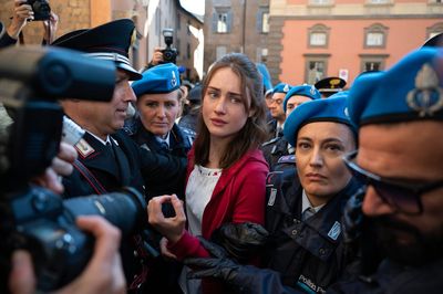 The Twisted Tale of Amanda Knox on Disney+ review: twists itself in knots
