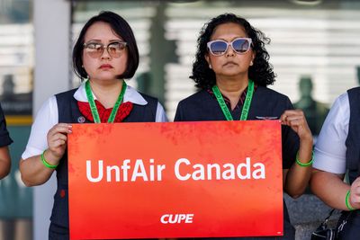 Air Canada plans to cancel 500 flights by Friday as cabin crew strike looms