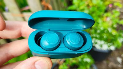 Cheap wireless earbuds are a great idea, but they still need to improve in one key area