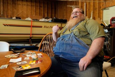 A mechanic lost his wallet while working – a decade later it turned up 151,000 miles away