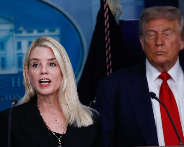 Pam Bondi threatens prosecution for leaders not complying with immigration officers
