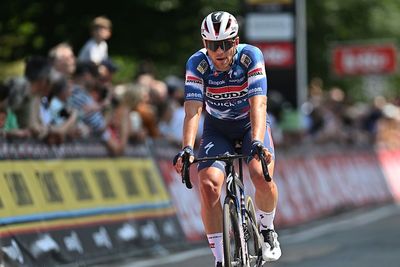 Czech Tour: Luke Lamperti goes long to win stage 1 sprint