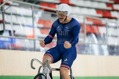 Matt Richardson sprints at 80.5km/h to set new flying start 200m world record