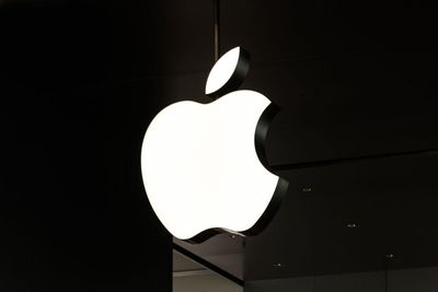 Dan Ives Says Apple's AI Strategy Has Been A 'Disaster' And No One On The Street Believes Innovation Will Come From Within