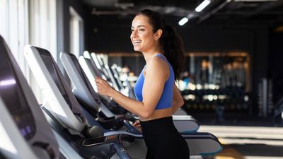 Incline running vs running — new research says one is better when it comes to burning fat