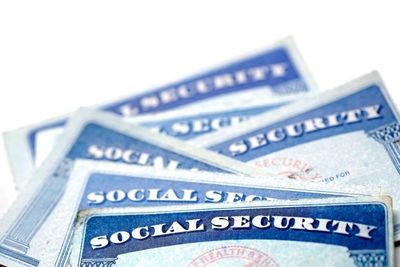 Elizabeth Warren, Says 'Get Your Hands Off Our Checks' As Trump Proclaims 90th Anniversary Of Social Security Act