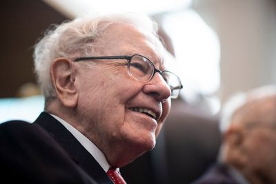 Business news live: FTSE 100 drops and Warren Buffett’s new $1.6bn investment