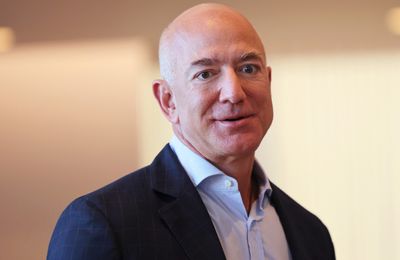 Jeff Bezos mourns mom