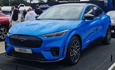 7 Car Models Men Search Most—And Mechanics Warn to Avoid