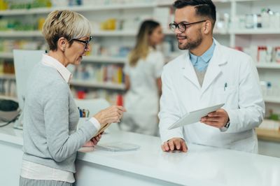 10 Signs You’re Being Overcharged at the Pharmacy