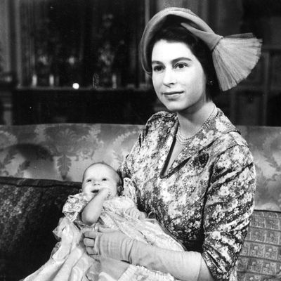 Queen Elizabeth Used "Twilight Sleep" Drugs Now Deemed "Radical" During Princess Anne's Birth 75 Years Ago