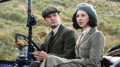 What happened to Claire's parents in Outlander?