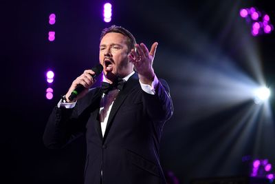 Classical singer Russell Watson contemplated taking his own life during brain tumour battle