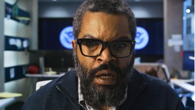 Ice Cube swaps fighting aliens with the power of Amazon Prime in War of the Worlds for processing Minecraft insurance claims in bizarre new commercial