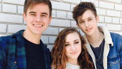 Chappell Roan Is Quite Literally In The Middle Of Connor Franta & Troye Sivan Drama