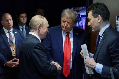 Putin ‘rewarded’ for Ukraine invasion with Trump summit, experts warn