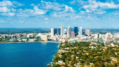 I’m a Real Estate Agent: 6 Metro Areas at Huge Risk of a Housing Market Crash in 2025