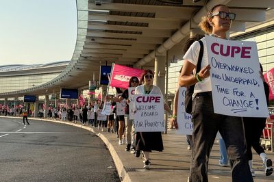 London Heathrow Airport flights among hundreds grounded as Air Canada staff strike