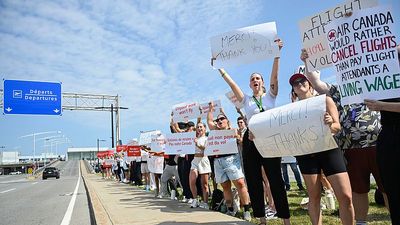 Canadian government intervenes to avert Air Canada strike affecting over 100,000 travellers