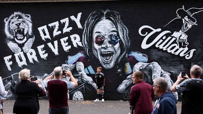 “Aston Villa is proud to remember Ozzy Osbourne, a music legend”: Watch Aston Villa FC pay tribute to Ozzy Osbourne before their first game of the new season