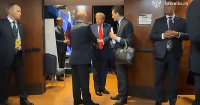 “What’s Up With Them?”: Putin’s Twitching Leg In Alaska Meeting With Trump Sparks Exoskeleton Rumors