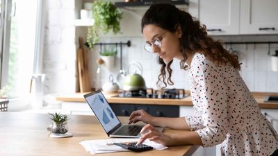 3 Best ChatGPTs for Investors