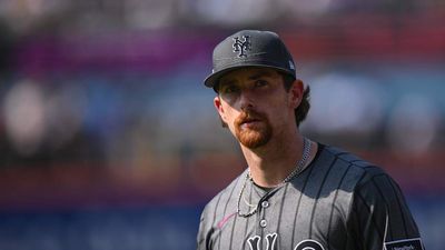Mets' Nolan McLean Goes Behind-the-Back to Start Crafty Double Play vs. Mariners