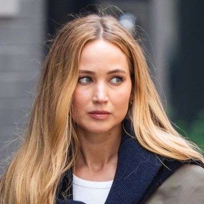 Jennifer Lawrence Styles Up Her Cozy Ugg Slippers With 2025's Basket Bag Trend