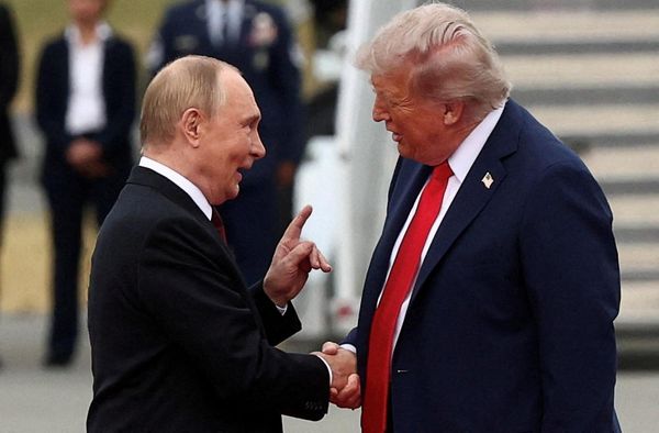 Trump news at a glance: Trump supports Putin plan for Ukraine peace, report says; West Virginia to send national guard to DC
