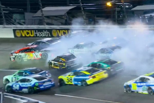 Chase Elliott gets wrecked moments after avoiding Richmond pileup